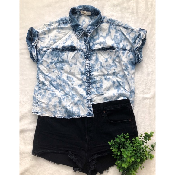 F21 Acid Wash Denim Top - Picture 1 of 3